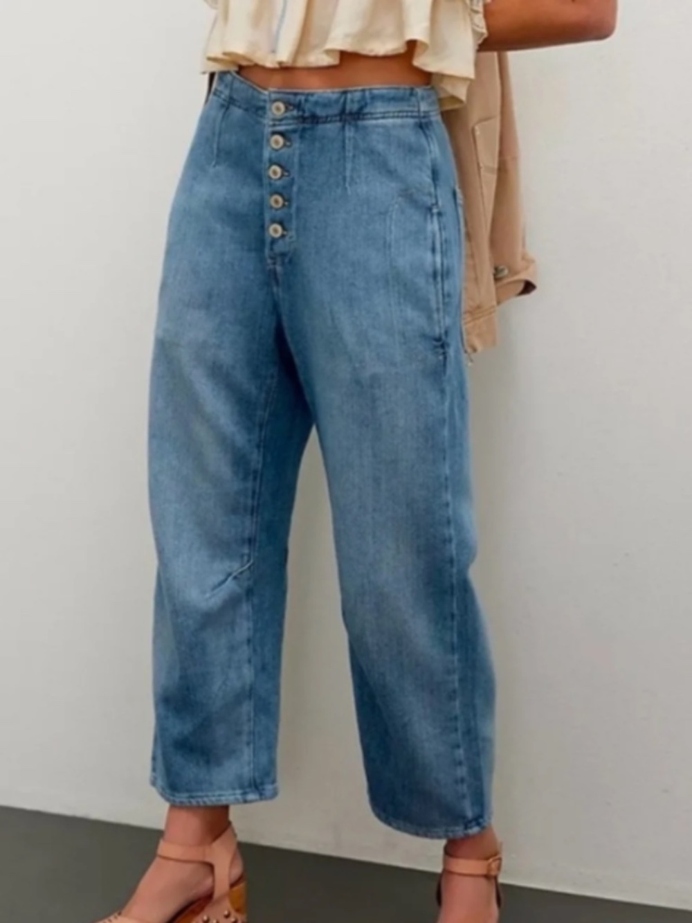 Free People We The Free Osaka Barrel Mid Rise Crop Jeans Light Wash Size 31